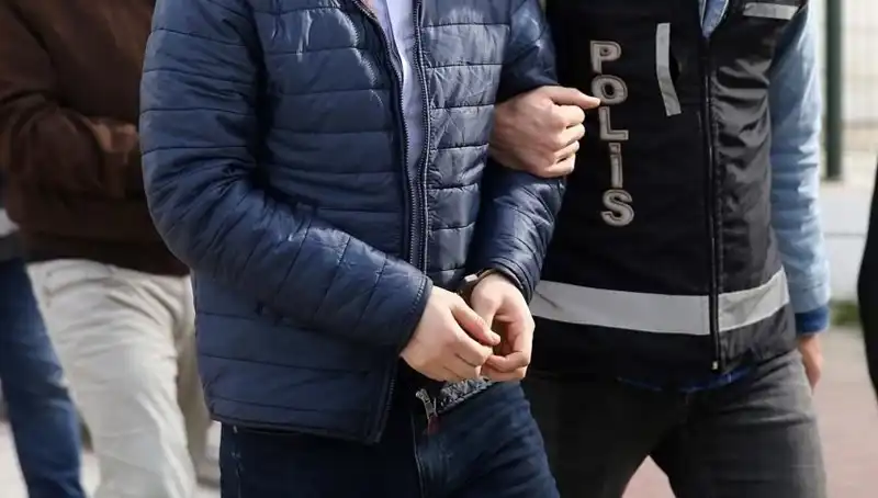 Hırsızlık Çetesi Suçüstü Yakalandı: 5 Kişi Tutuklandı!