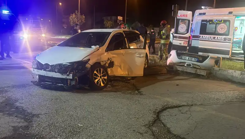 Pikap ve Otomobil Çarpıştı: Feci Kaza Sonrası Şok Edici Detaylar Ortaya Çıktı