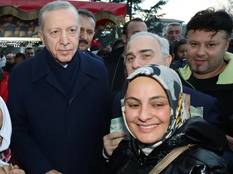 Cumhurbaşkanı Erdoğan Sultanahmet'te Kandil Kutlamalarına Katıldı
