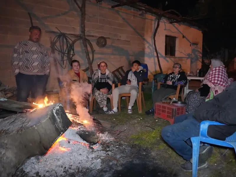 Buldan'da 5.1 Büyüklüğünde Deprem, Artçılar Vatandaşları Korkuttu