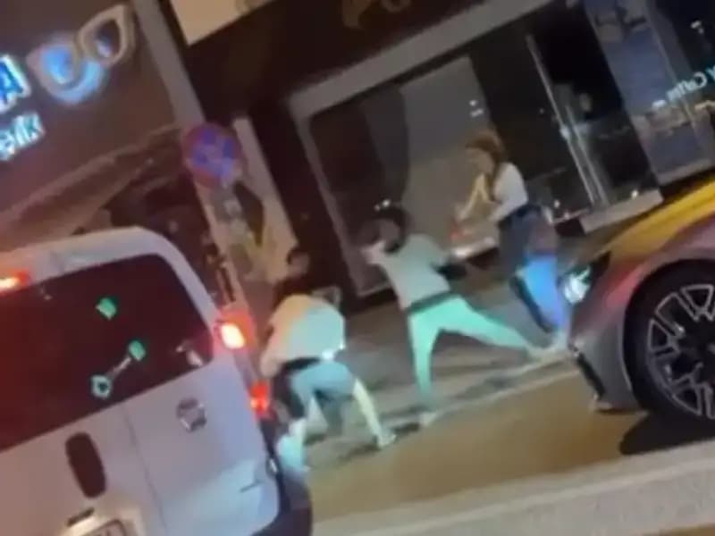 Cadde Boks Ringine Dönüştü: Adrenalin ve Tarz Dolu Bir Gün!