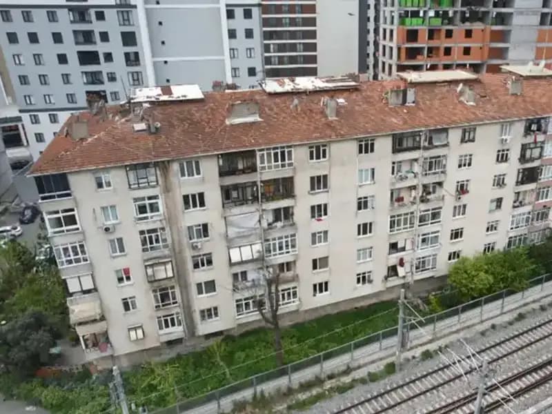 Deprem Sonrası Bakanlık, Riskli Binaları Boşaltma Operasyonuna Hız Verdi