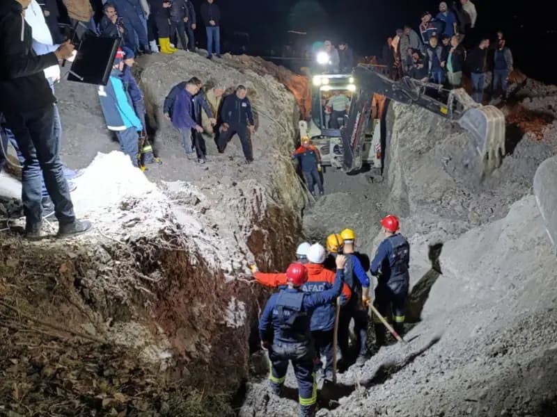Amasya'da meydana gelen göçük faciasında 2 işçi hayatını kaybetti
