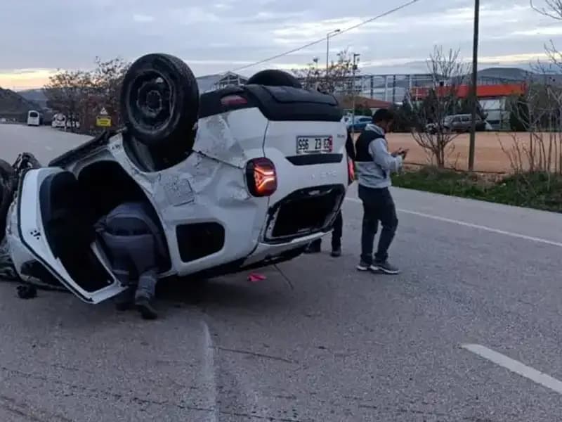 Kontrolden Çıkan Otomobil Takla Attı: Sürücü ve Yolcular Hayatlarını Nasıl Kayıp Etti?