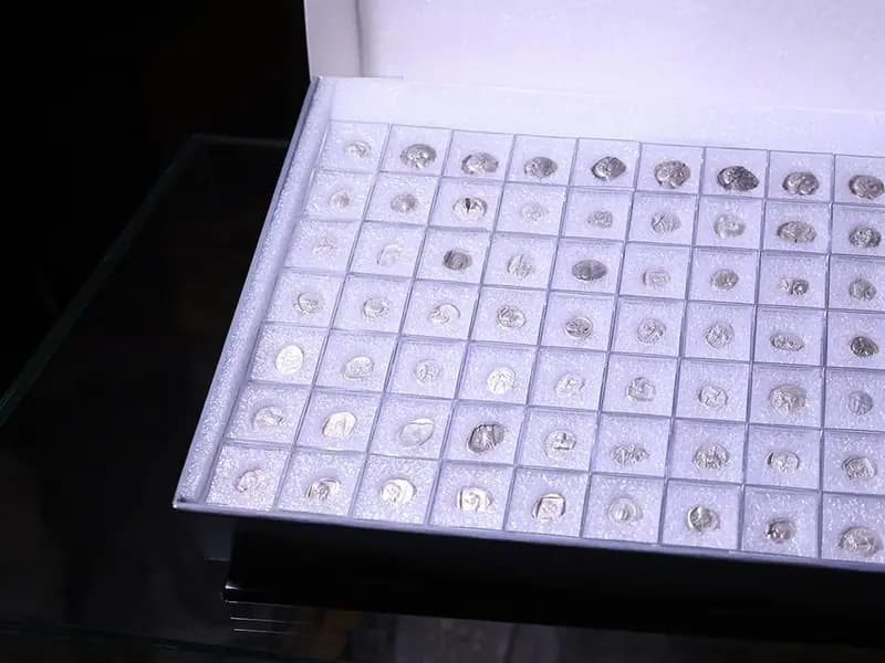 Lidya medeniyetine ait 1055 sikke Türkiye'ye geri getirildi