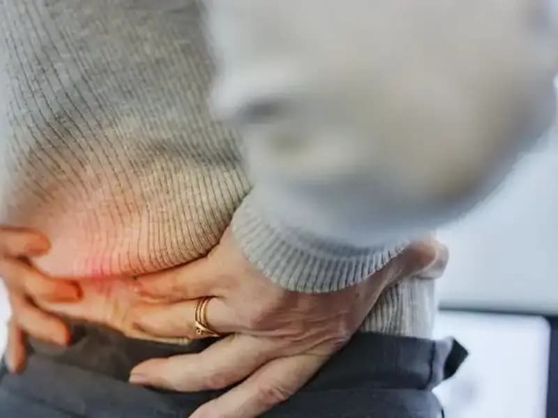 Sırt Ağrısını Kanserle Bulaşık Saymak: Tehlikeli Belirtiler Nelerdir?