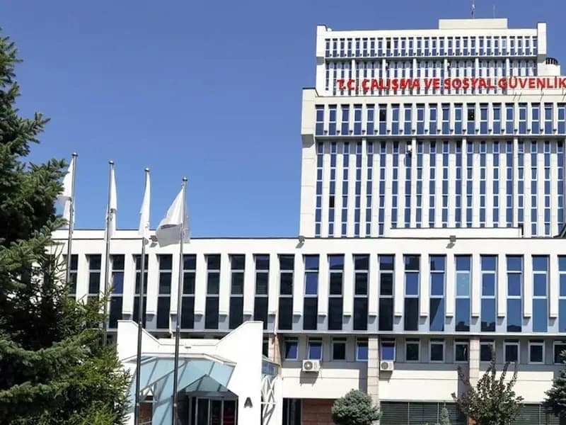 Bakanlık 5 Belediyeye Haciz Uyguladı