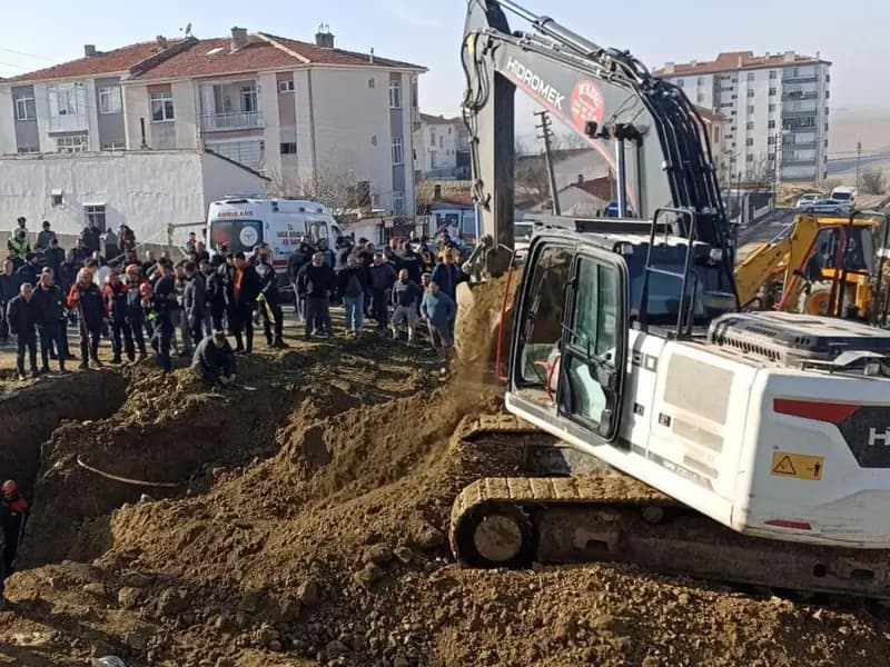 Ankara'da İnşaatta Göçük: 2 İşçi Hayatını Kaybetti