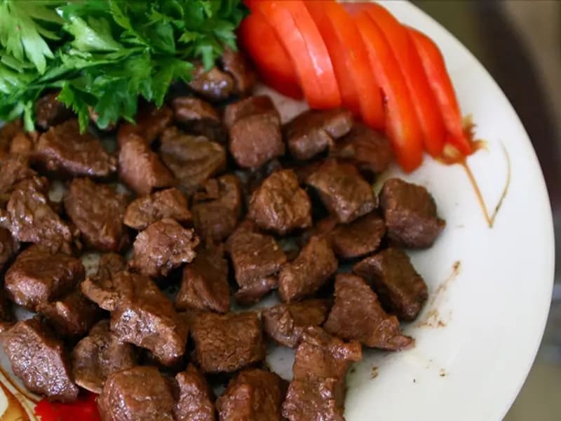 Mersin'de Aşevinde Kavurmadan Yarış Atına Ait Çip Çıktı