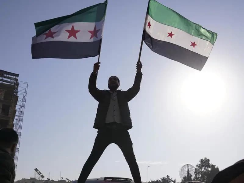 Suriye'de Esed rejimi devrildi – Kutlamalar sürüyor