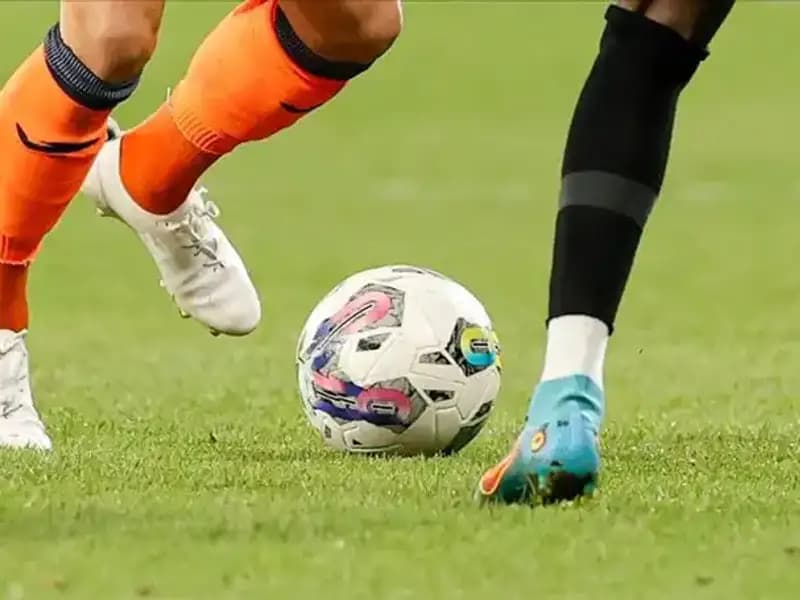 Papa'nın Ölümü Sonrası Tüm Futbol Maçları Ertelendi: Sebepler ve Etkileri