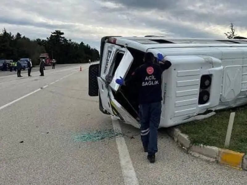 Balıkesir'de okul servisi ile tır çarpıştı: 8 öğrencinin durumu ağır