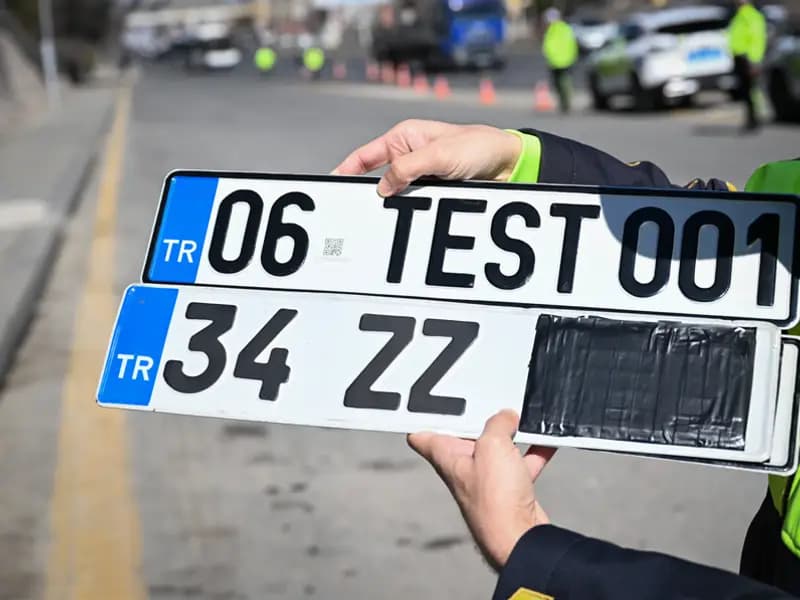 APP plakalarla ilgili cezalar iptal ediliyor, Bakan Çiftçi açıkladı