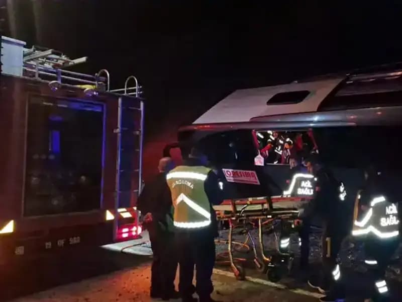 Festival Coşkusunun Sonrası: Tur Otobüsü Kazası 23 Yaralı ile Sonuçlandı