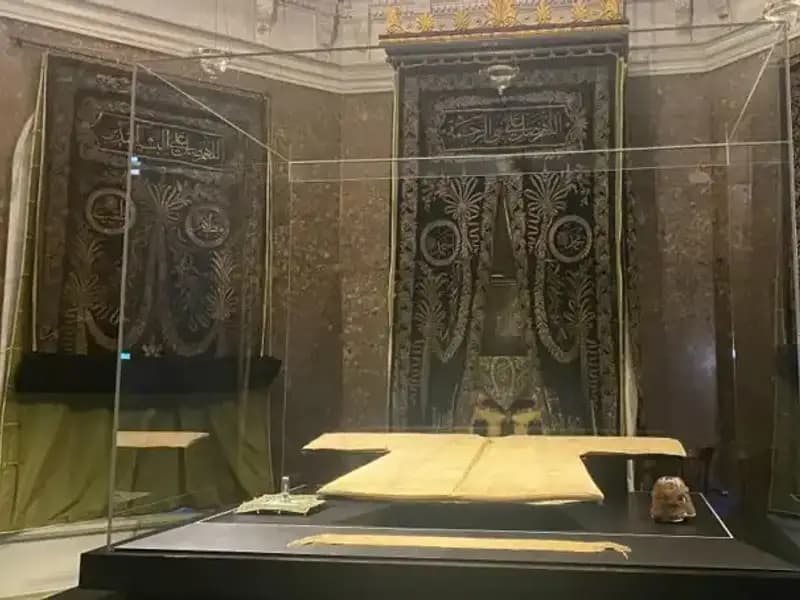 Hırka-i Şerif Ziyarete Açılıyor: Tarihi Bir Anın Kapılarını Aralayın