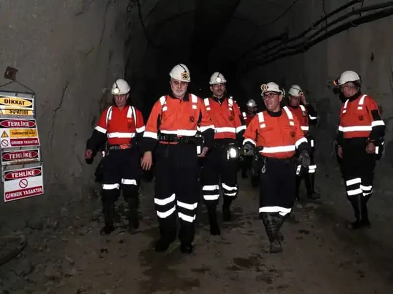 Bakan Işıkhan, Altın Madeninde Yapılan Çalışmaları İnceledi ve Mesaj Verdi