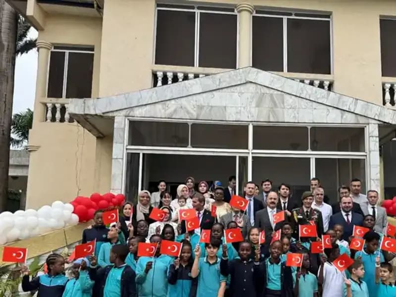 Kamerun, 23 Nisan Ulusal Egemenlik ve Çocuk Bayramı'nı Coşkuyla Kutladı