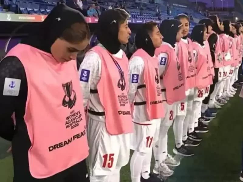 İran Milli Kadın Futbol Takımı İstanbul Havalimanı'na İndi