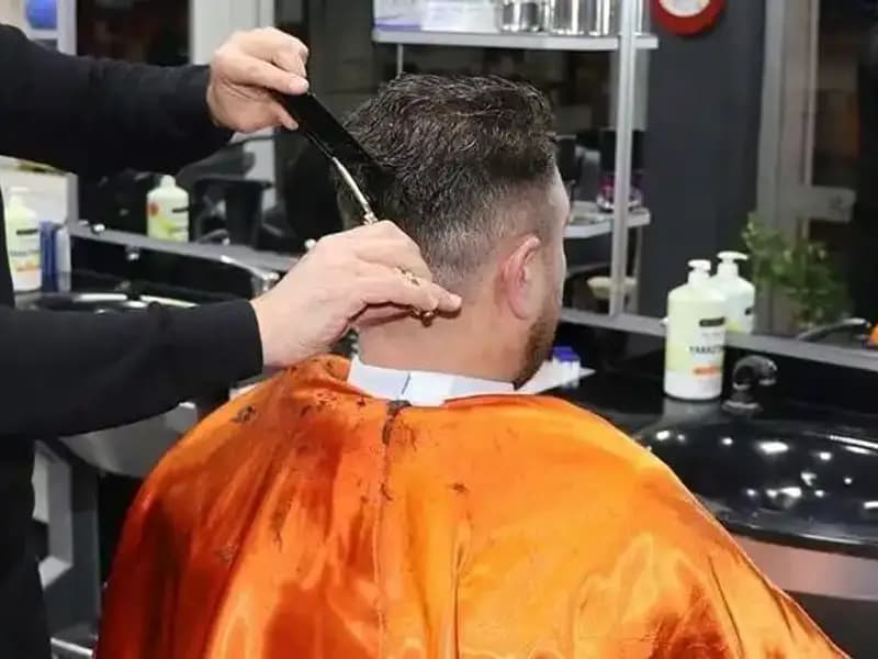 İngiltere'de Türk Berber Dükkanlarına Şok Soruşturma: Nedenleri ve Etkileri