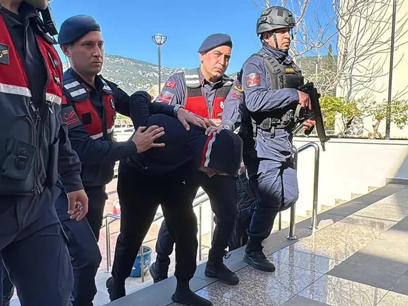 Interpol kırmızı bültenle arıyordu, Bodrum'da yakalandı