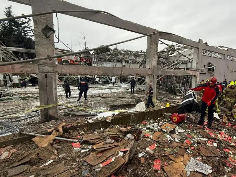 Balıkesir'deki Fabrika Patlamasında 3 Kişi Tutuklandı