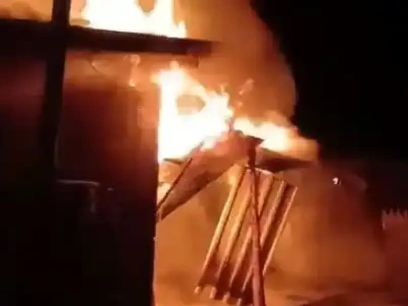 Karabük'te Korkunç Yangın: İki Ev Kül Oldu