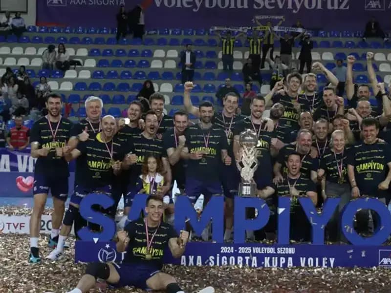 Fenerbahçe, Kupa Voley'de Tarih Yazdı: Şampiyonluk Alevleri