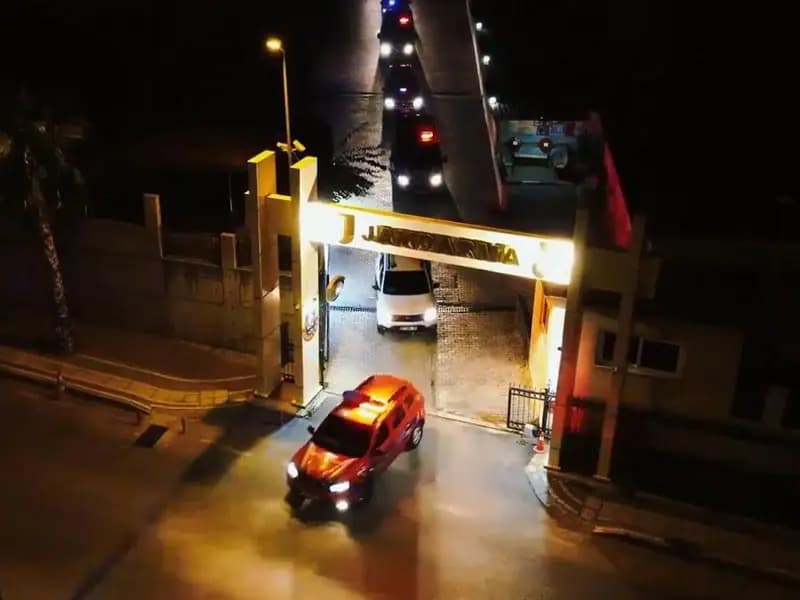 Göçmen Kaçakçılarına Yönelik "Kalkan33" Operasyonu: 115 Gözaltı