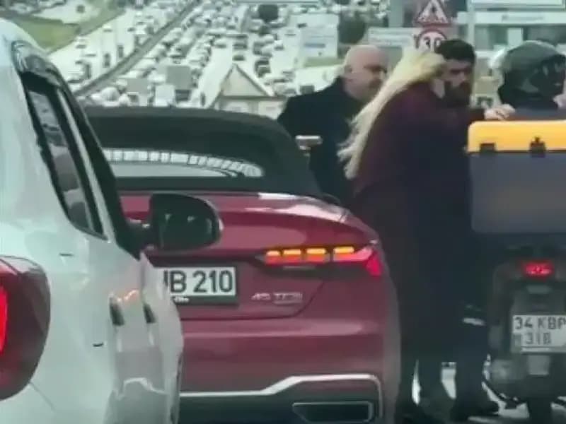 D-100'de Bir Motokurye ile Yaşanan Silahlı Tartışma Gözleri Üzerine Çekti