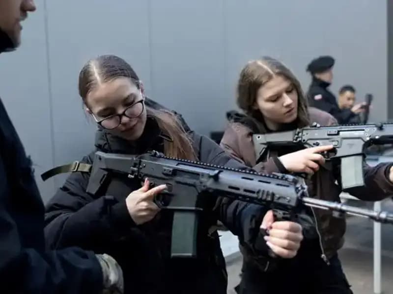 Polonya, Savaş Hazırlıkları İçin Sivilleri Askeri Eğitime Alıyor