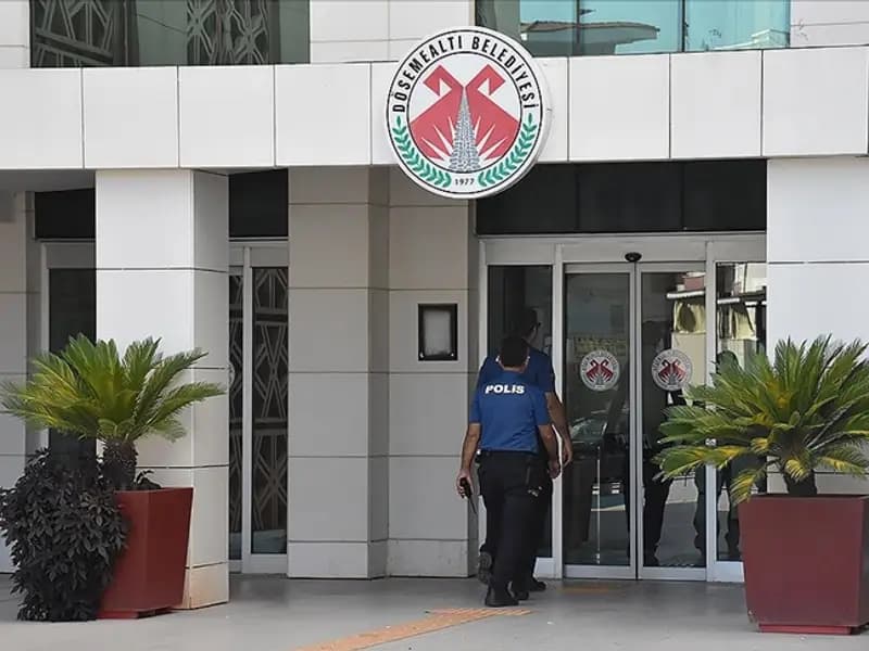 Antalya'da Döşemealtı Belediyesi'ne Yönelik Gözaltı Operasyonu