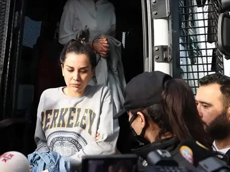 Dilan Polat'ın Instagram Hesabı Neden Erişime Kapatıldı? Olayın Arkasındaki Gerçekler