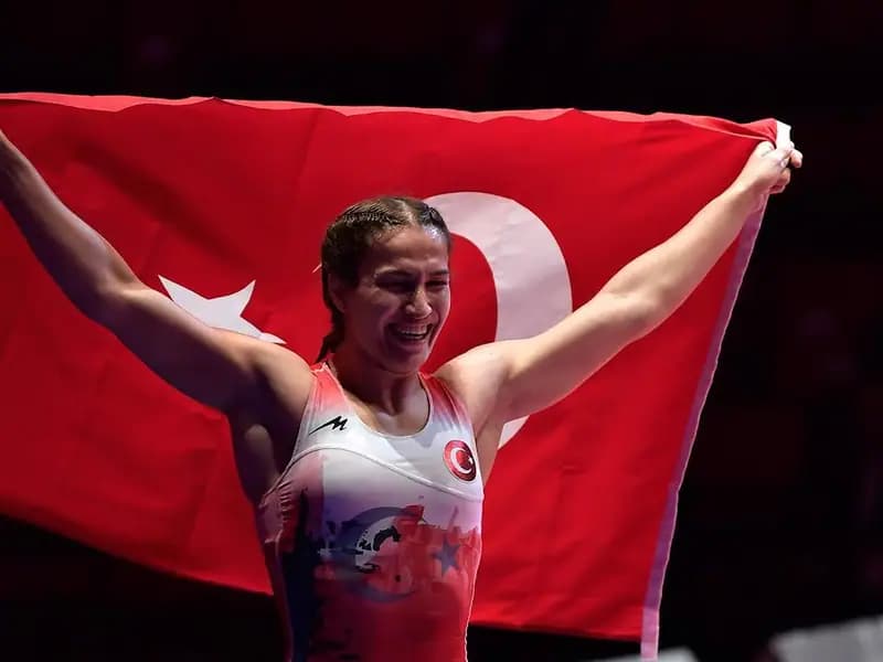 Dünya Şampiyonu Buse Tosun Çavuşoğlu!