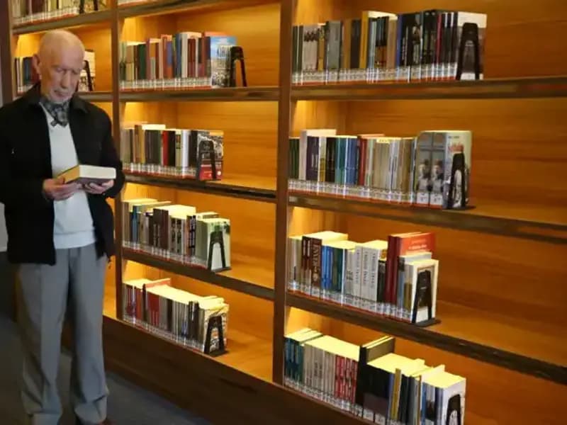 71 Yıldır Süren Bir Sevda: 8 Yaşında Kitaplarla Tanıştı