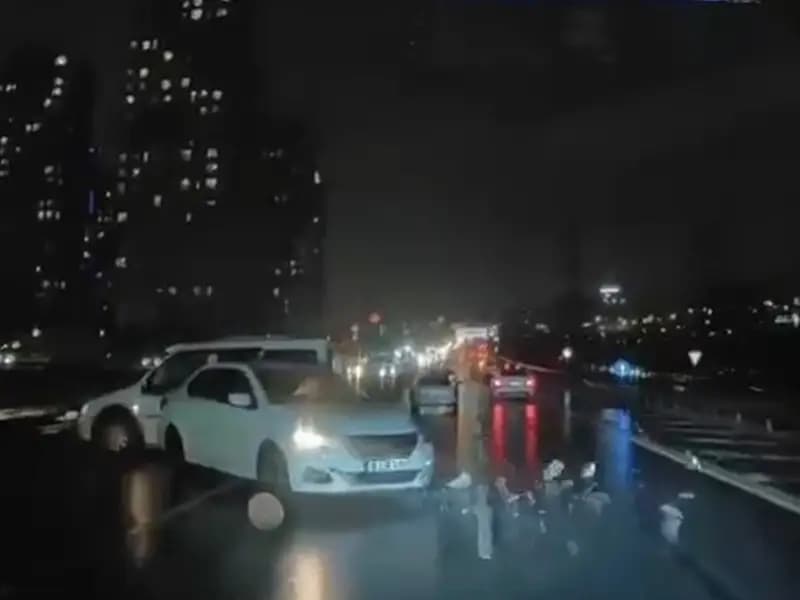 Esenyurt'ta Otoyolda Korkunç Kaza: Araç Kamerasında Anbean