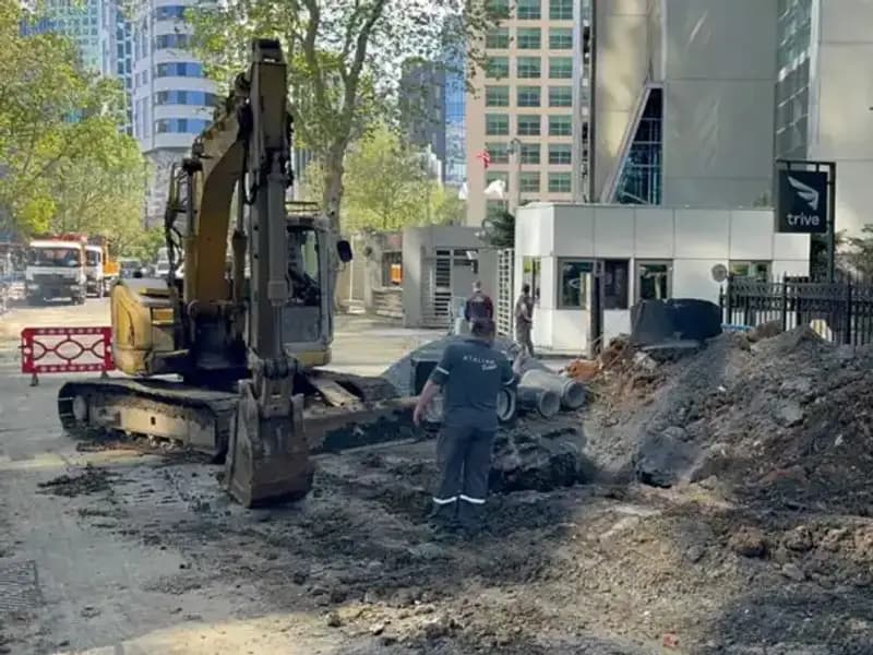 Sarıyer'de Çöken Yol Trafiği Kilitledi; Farkındalık Artıyor!