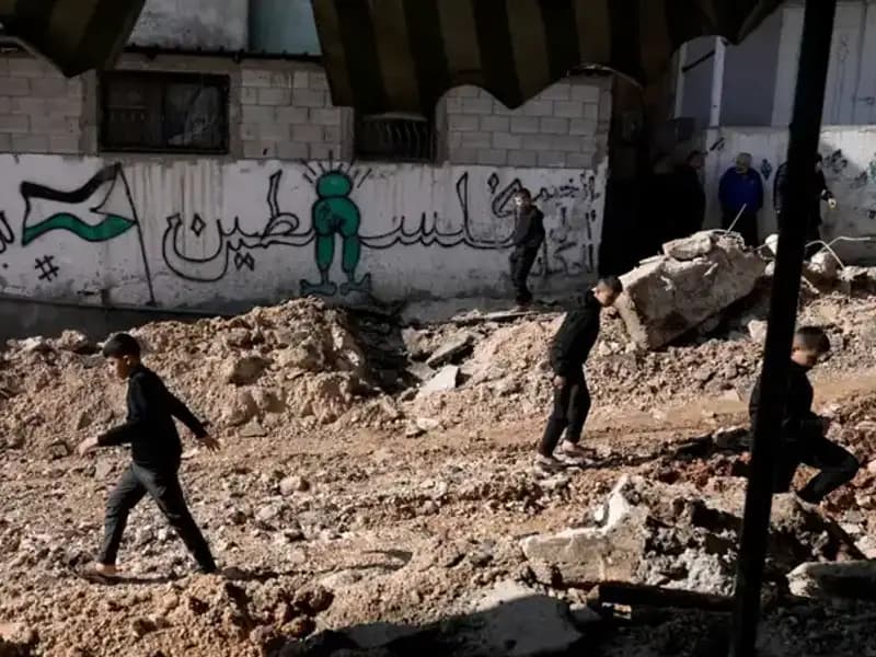 İsrail, Okulları Kapatıyor: 800 Çocuğun Eğitim Hakkına El Konuluyor