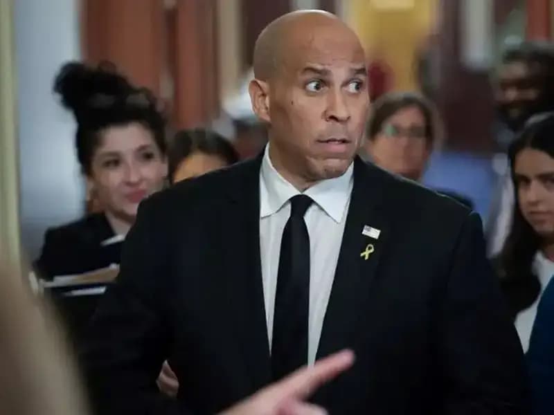 ABD Senatörü Tam 25 Saat Süren Tarihi Konuşmasıyla Gündem Oldu