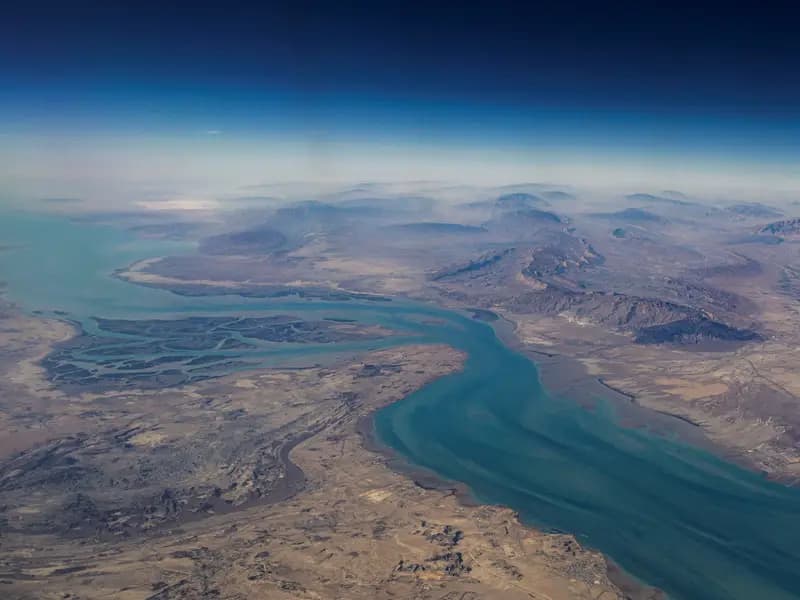 İran'ın Keşm Adası: Hürmüz Boğazı'ndaki Stratejik Üs