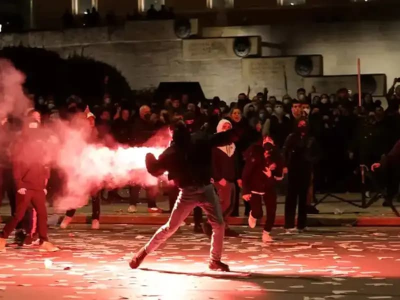 Yunanistan'da Hükümete Gensoru Süreci: Atina Sokakları Neden Karıştı?