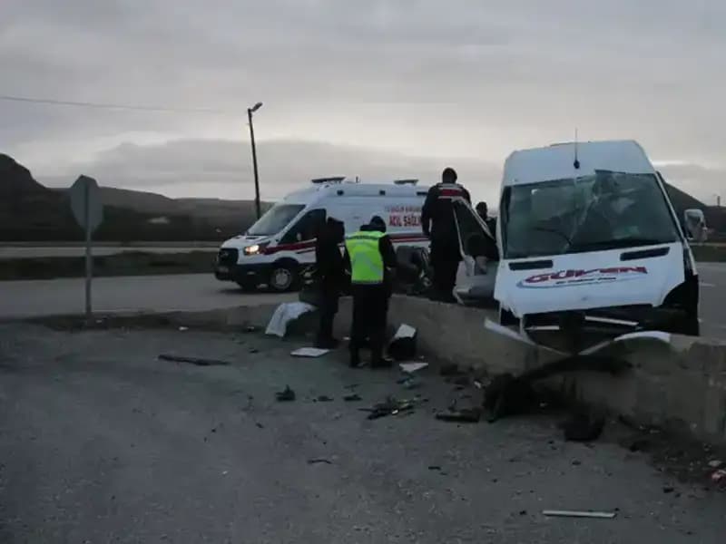 İşçi Servisi İstinat Duvarına Çarptı: Kaza Sonrası Gelişmeler ve Yaralıların Durumu
