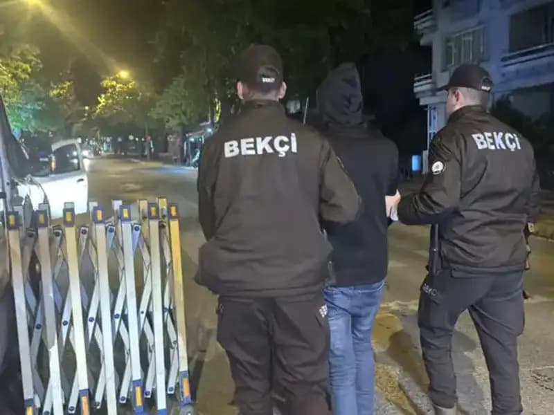 Edirne'de Düzensiz Göçmen Yakalama Operasyonu: 4 Kişi Gözaltında