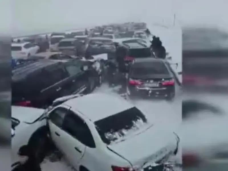 Kazakistan'da Dev Zincirleme Trafik Kazası