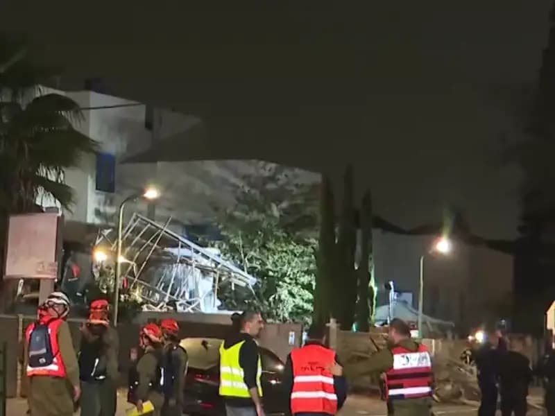 İran Füzeleri Tel Aviv'i Vurdu: Son Durum NTV Ekranlarında