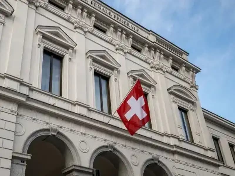 İsviçre Siyasetçisine Su Tabancası Cezası: Olayın Perde Arkası