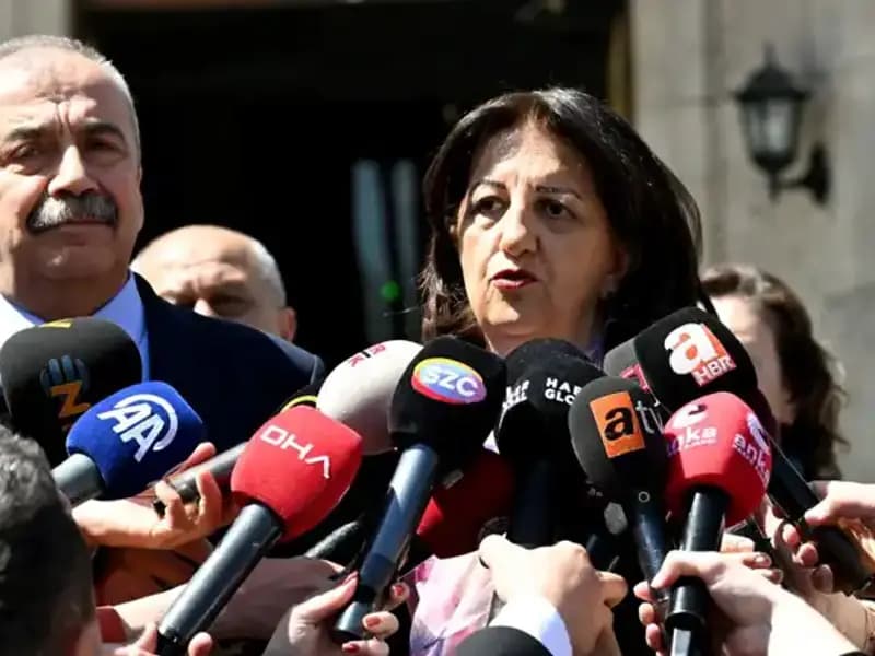 Sırrı Süreyya Önder: Politika Arenasının Renkli İsimlerinden Birinin Sağlık Durumu