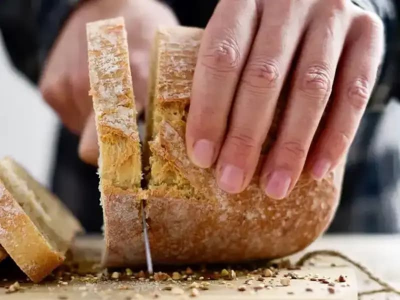 Kızarmış Ekmek mi Taze Ekmek mi? Sağlık Açısından En İyisi Hangisi?