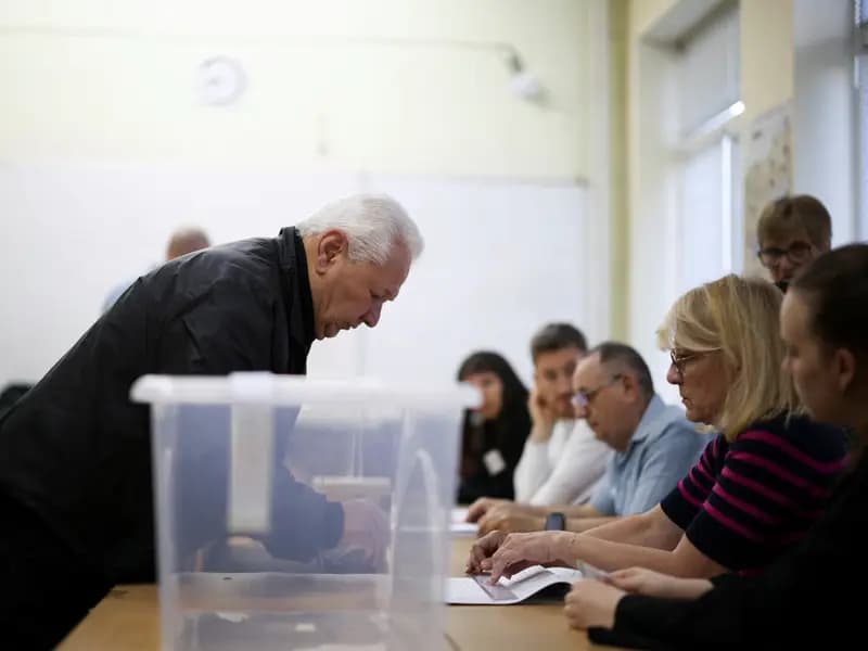 Bulgaristan'da 8. Seçim Heyecanı: 6.6 Milyon Seçmen Oy Kullanıyor