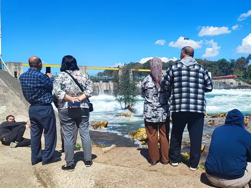 Seyhan Barajı'nda Kapaklar Açıldı, Adanalılar Kıyıya Yöneldi