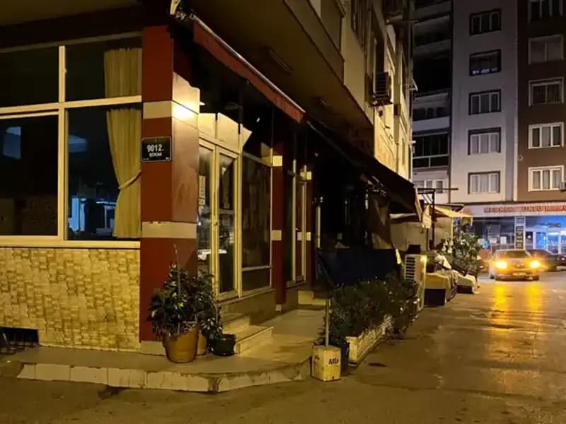 İzmir'de Kan Donduran Saldırı: Kahvehanede Bir Kişi Hayatını Kaybetti